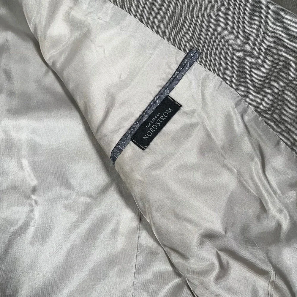 Joseph Abboud details excellent